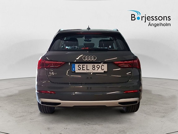 Audi Q3 4 of 5