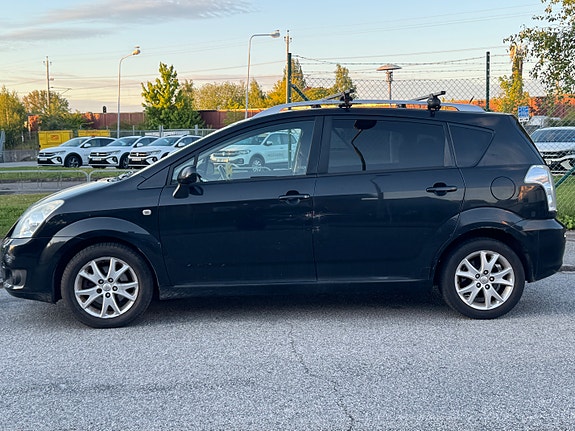Toyota Corolla Verso 4 of 5