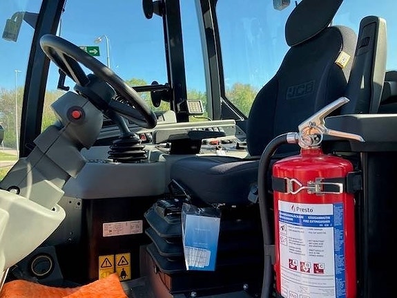 JCB 409 Nordic Edition 6 of 9