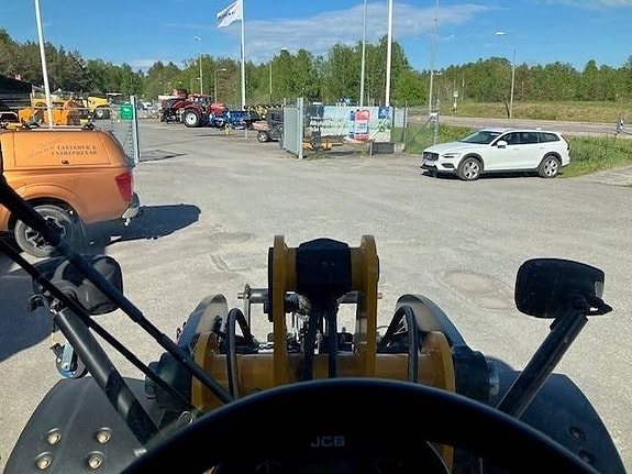 JCB 409 Nordic Edition 8 of 9