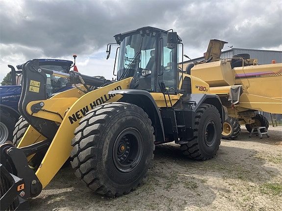New Holland W 190 D 2 of 5