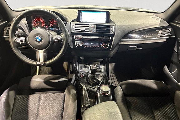 BMW 118d 11 of 17