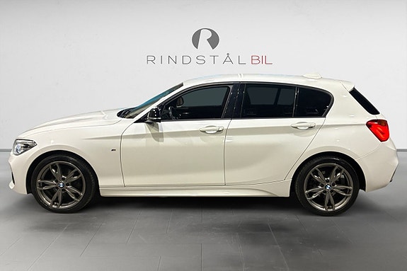 BMW 118d 4 of 5