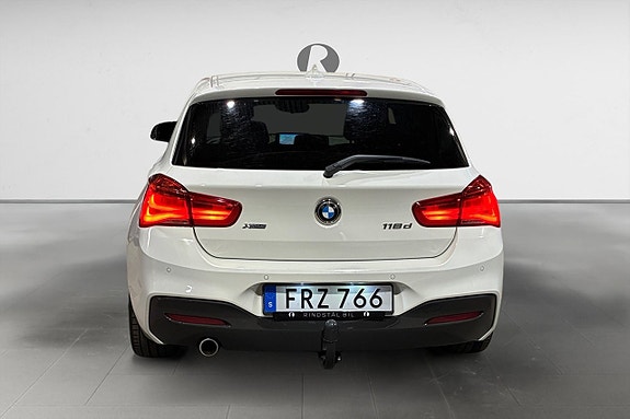 BMW 118d 6 of 17