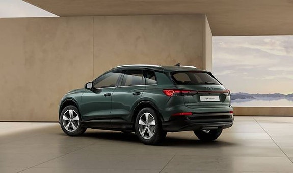 Audi Q4 e-tron 3 of 5