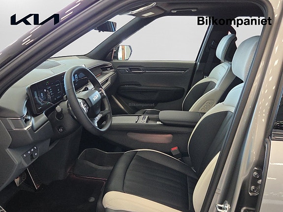Kia EV9 8 of 17