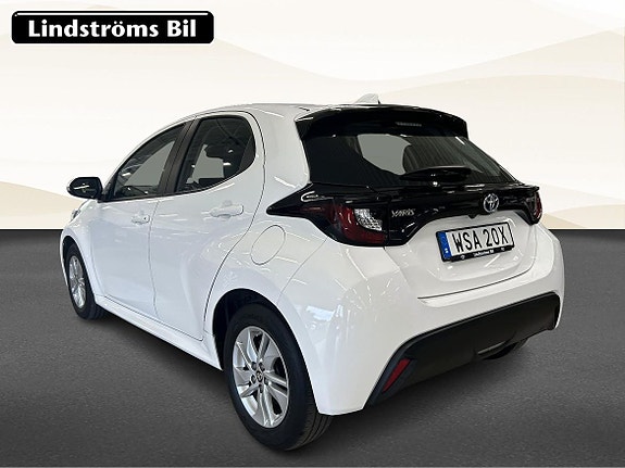 Toyota Yaris 4 of 19