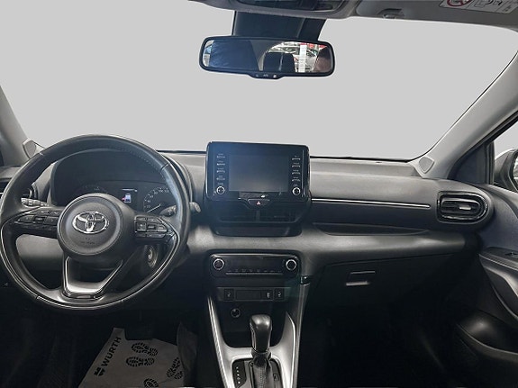 Toyota Yaris 12 of 19