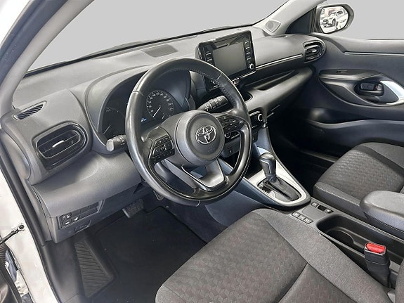 Toyota Yaris 14 of 19