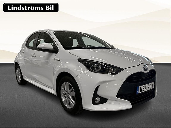 Toyota Yaris 3 of 19