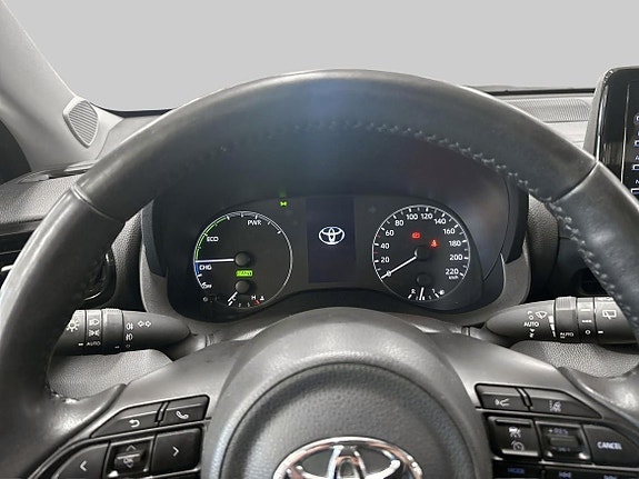 Toyota Yaris 15 of 19