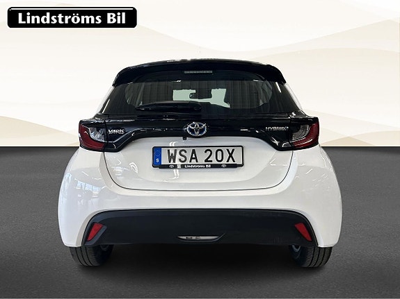 Toyota Yaris 8 of 19