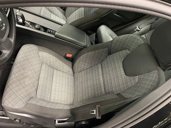 Volvo XC60 4 of 5