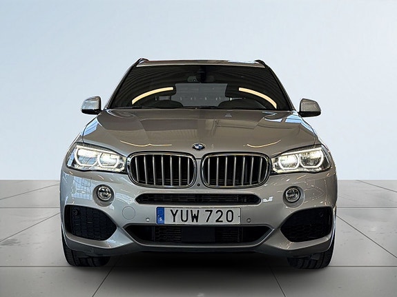 BMW X5 2 of 5