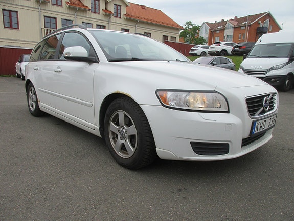 Volvo V50 3 of 30