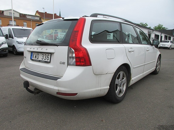 Volvo V50 2 of 30