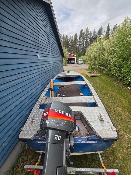 Båt med Motor 20hk och vagn 3 of 7