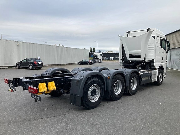 MAN TGX 35.520 8x4-4 BL CH chassi 3 of 8