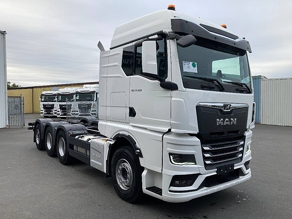 MAN TGX 35.520 8x4-4 BL CH chassi 2 of 8