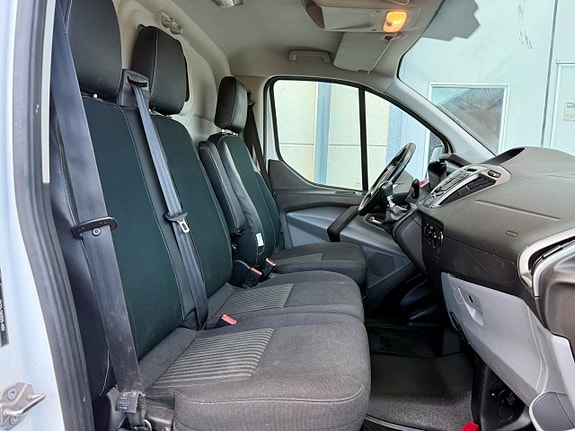 Ford Transit Custom 14 of 16