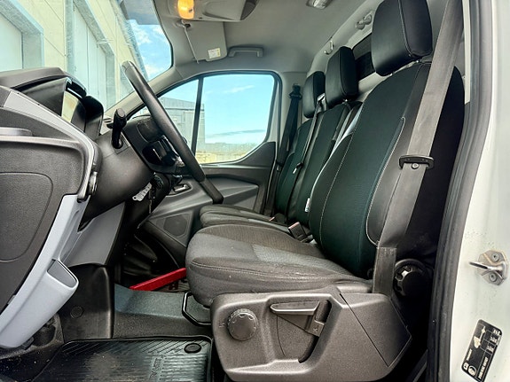 Ford Transit Custom 16 of 16