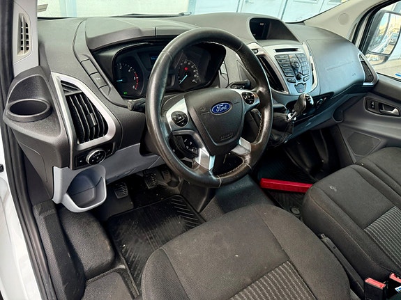 Ford Transit Custom 11 of 16