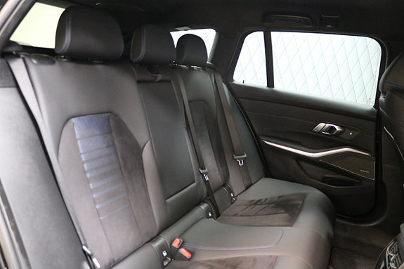 BMW 330e 11 of 30