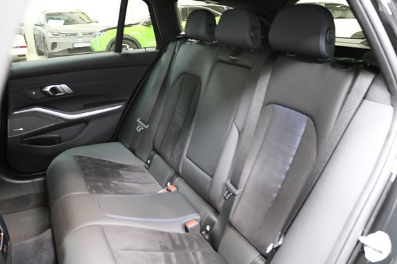BMW 330e 10 of 30