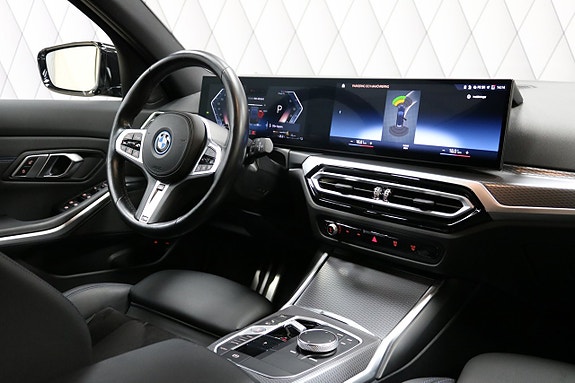 BMW 330e 26 of 30