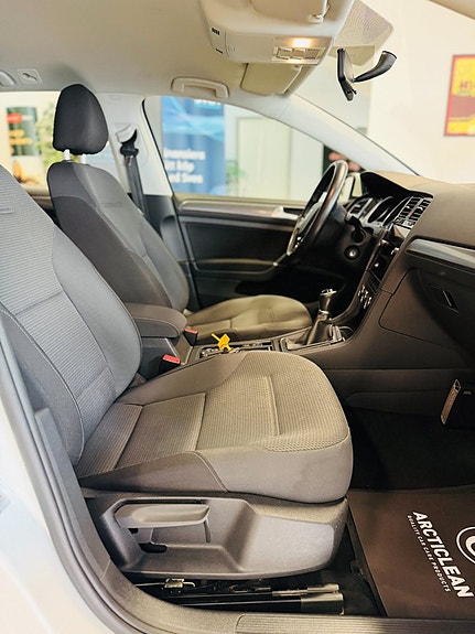 Volkswagen Golf VII 19 of 20