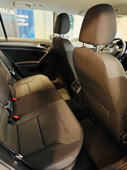 Volkswagen Golf VII 17 of 20