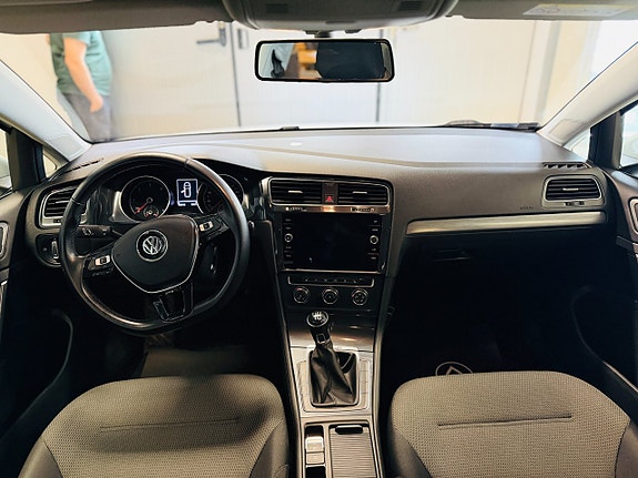 Volkswagen Golf VII 16 of 20