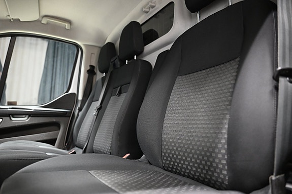 Ford Transit Custom 16 of 26