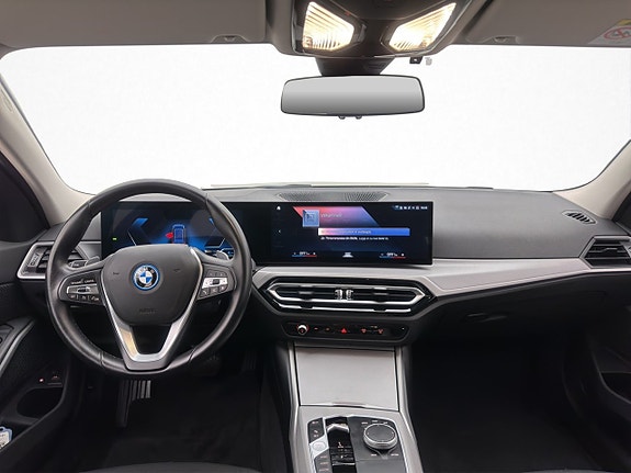 BMW 330e 11 of 30