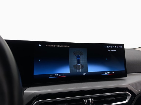 BMW 330e 18 of 30