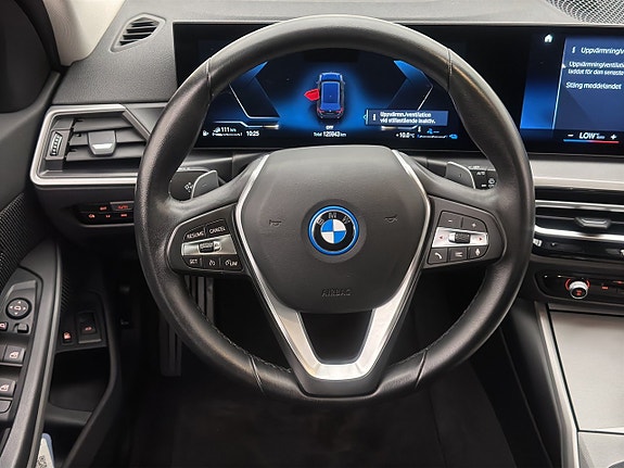 BMW 330e 13 of 30