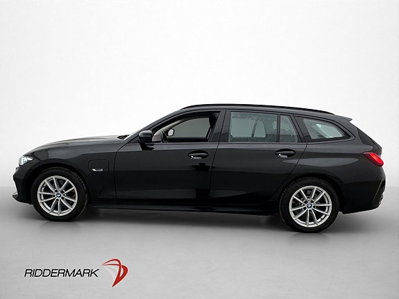 BMW 330e 4 of 5