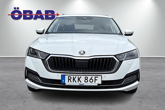 Skoda Octavia 2 of 5