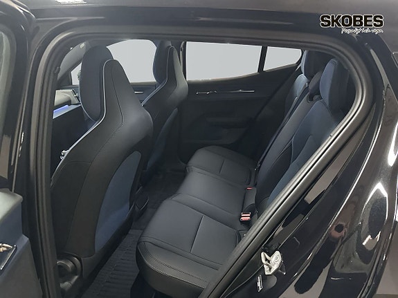 Volvo EX30 17 of 30