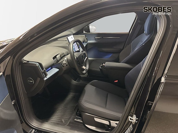 Volvo EX30 15 of 30