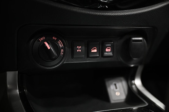 Nissan Navara 26 of 30