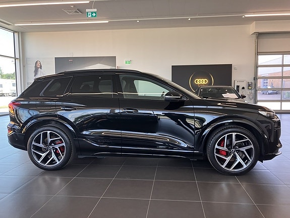 Audi Q6 e-tron 3 of 5