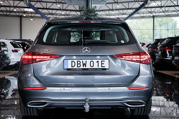 Mercedes-Benz C300 5 of 5