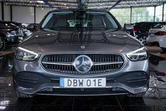 Mercedes-Benz C300 2 of 5