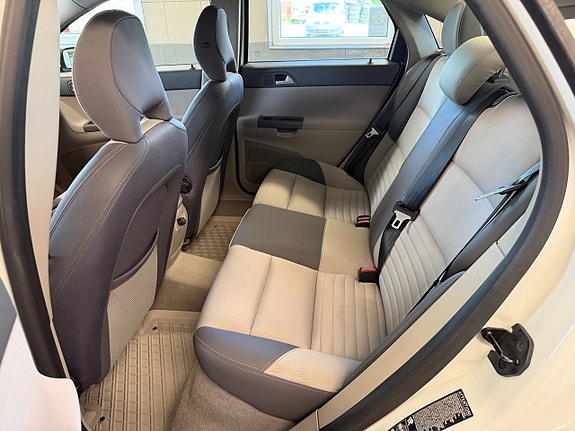 Volvo S40 9 of 12