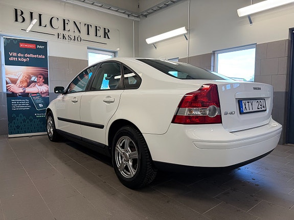 Volvo S40 2 of 5