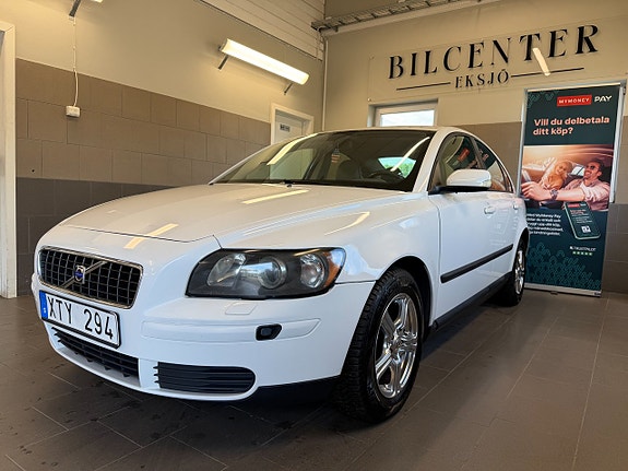 Volvo S40 3 of 5
