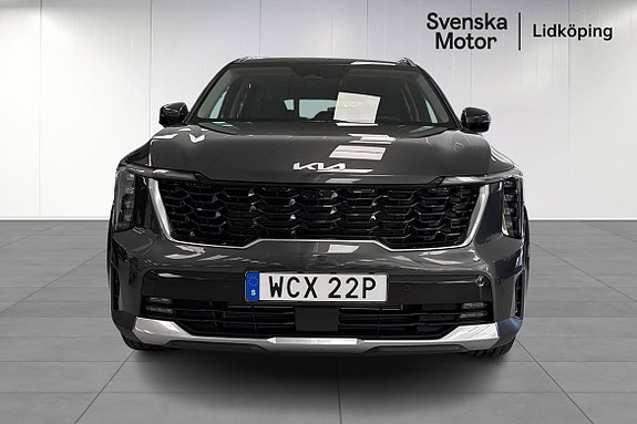 Kia Sorento 2 of 17