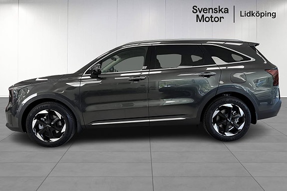 Kia Sorento 3 of 17