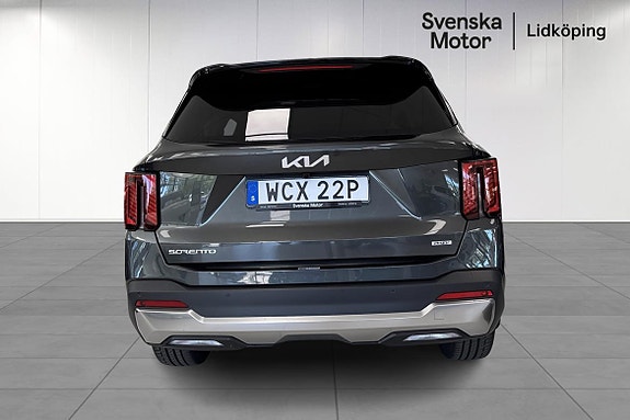 Kia Sorento 5 of 17